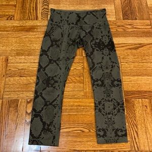 Lululemon Wunder Under Crop III Green Snake